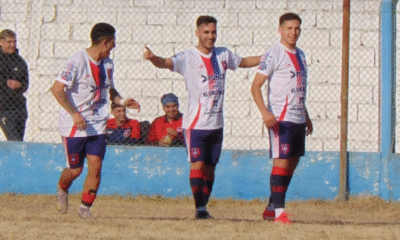 Centro Social goleó y se subió a la cima.