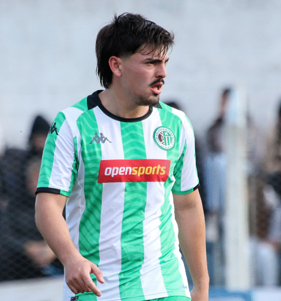 El defensor riocuartense que viste la camiseta de Kimberley de Mar del Plata dejó su parecer sobre el empate en cancha de Atenas por la primera fecha de Fase Campeonato del Federal A. “Me pone contento siempre volver a mi ciudad y estar por un rato cerca de la familia”, sostuvo el ex Estudiantes.