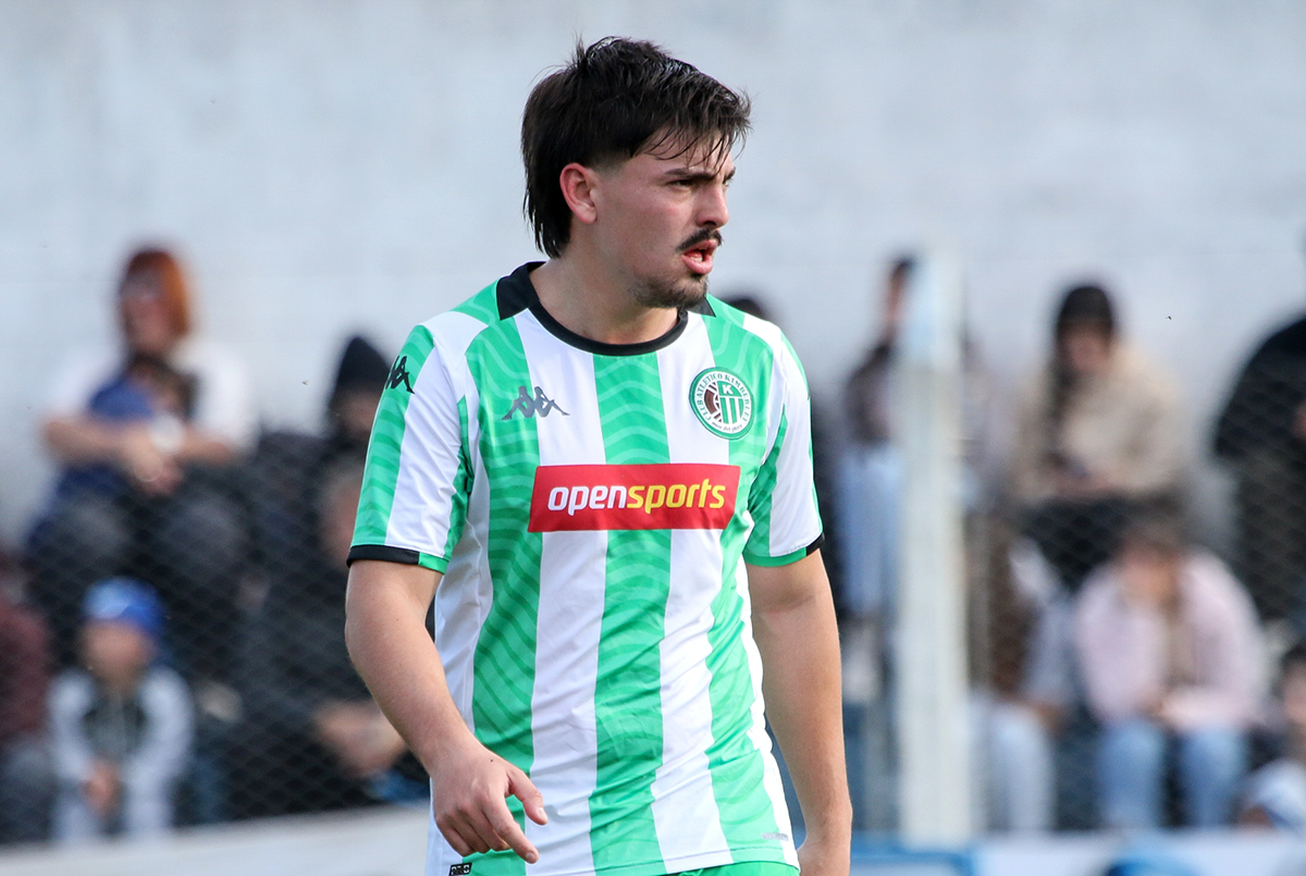 El defensor riocuartense que viste la camiseta de Kimberley de Mar del Plata dejó su parecer sobre el empate en cancha de Atenas por la primera fecha de Fase Campeonato del Federal A. “Me pone contento siempre volver a mi ciudad y estar por un rato cerca de la familia”, sostuvo el ex Estudiantes.