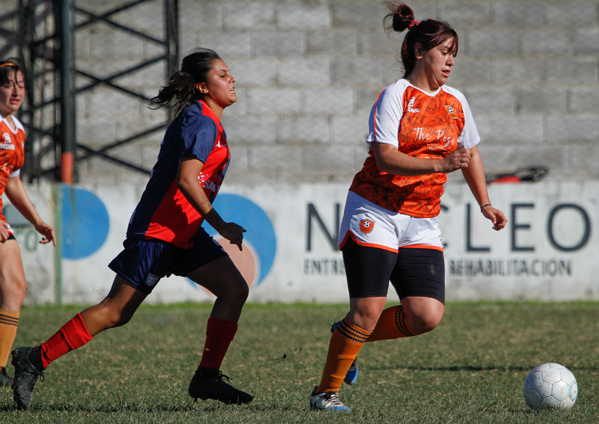 Con el fútbol en la sangre: Es hija de un férreo defensor central, pero se destaca como centrodelantera.