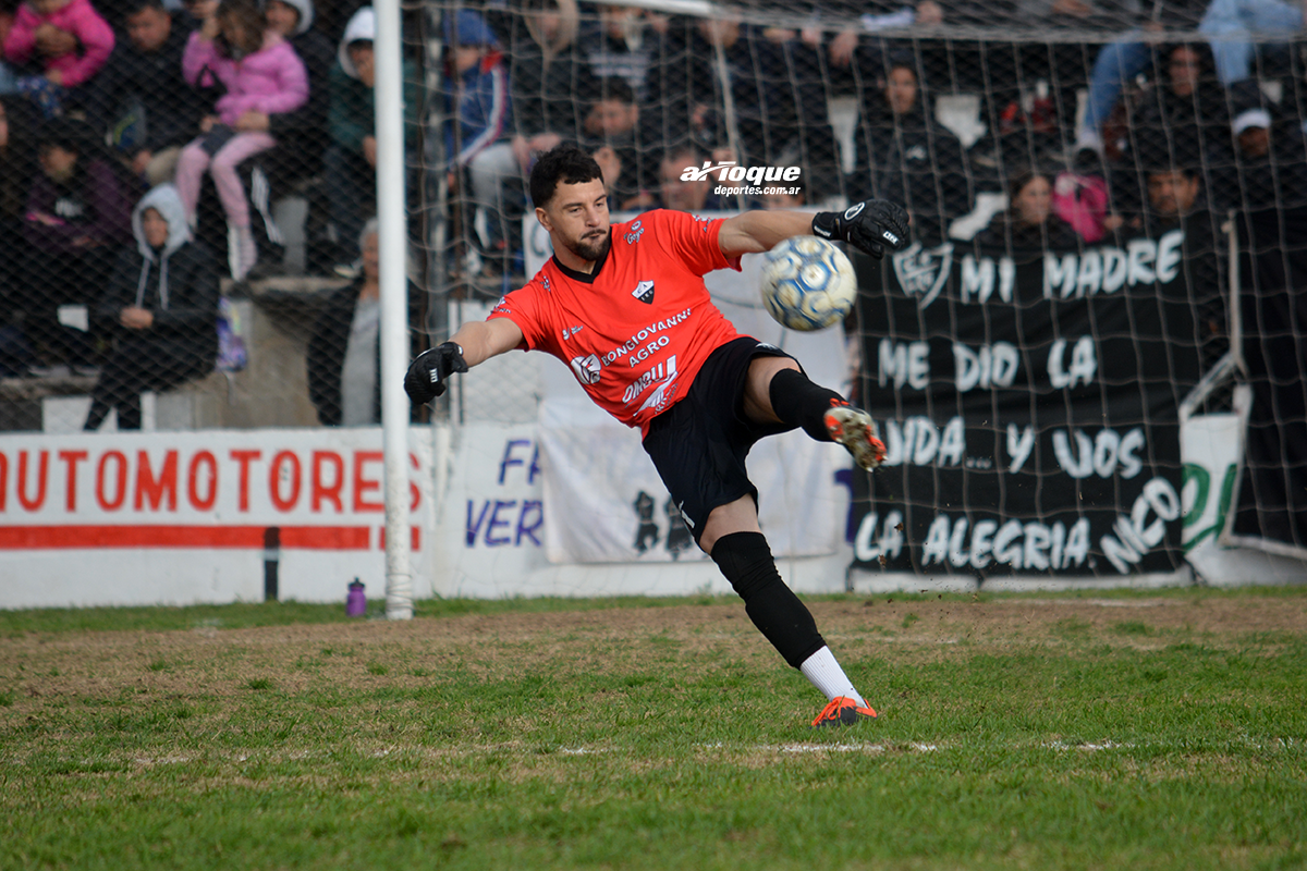 El arquero de Lutgardis Riveros dejó sus impresiones tras la igualdad de local frente a Lautaro Roncedo en uno de los compromisos válidos a la tercera fecha del Clausura de Primera A. Fue partícipe de la jugada más clara tapándole un mano a mano a Brian Medero.