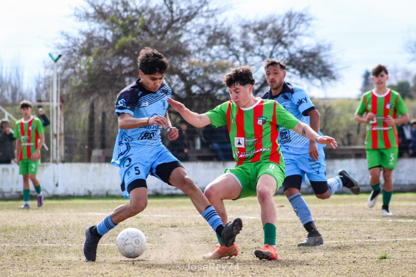 Tercera B: Juventud Unida de Río Cuarto trepó a la cima de la Zona Campeonato.