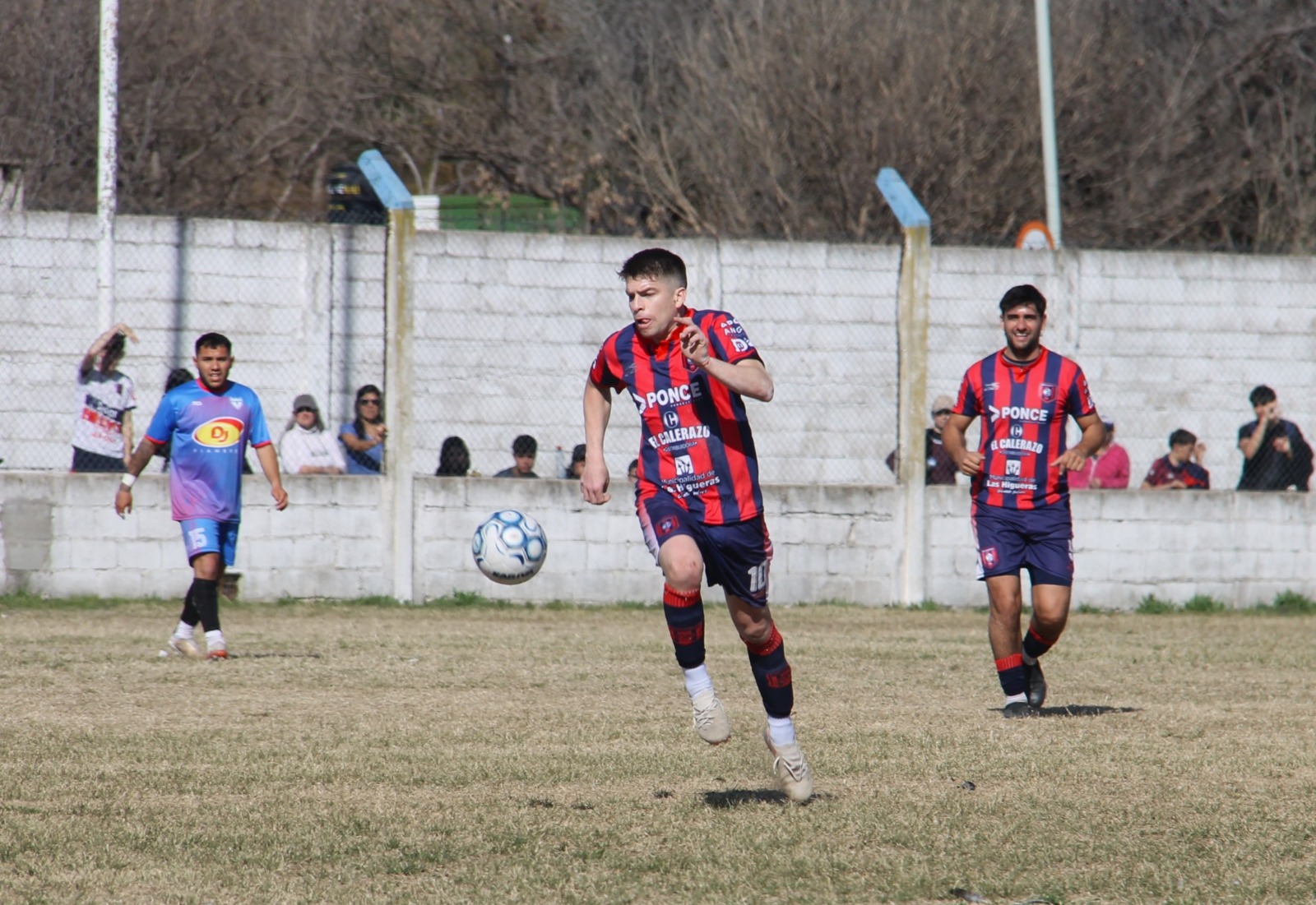 Santiago Almirón: “Sería lindo terminar la primera ronda punteros”.