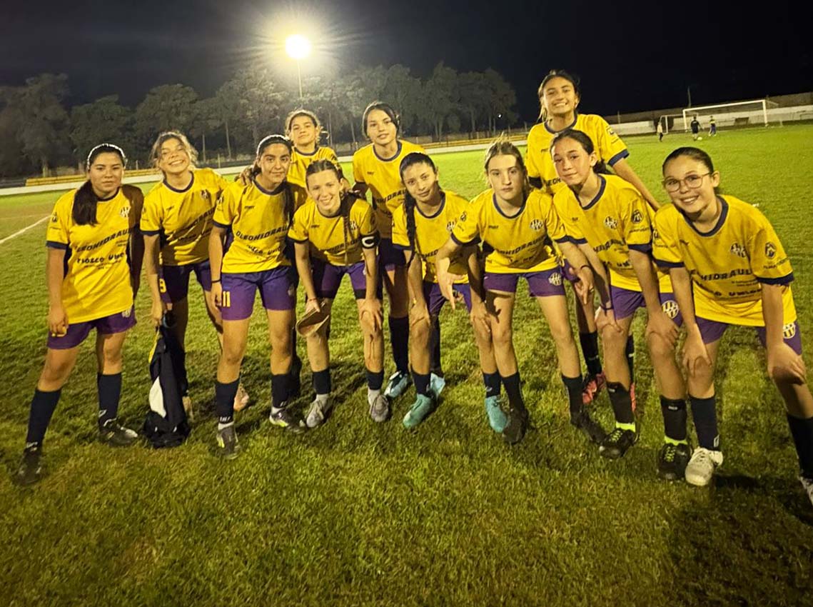 En el único partido de los torneos puntuables que llegó a jugarse este fin de semana el elenco “canalla” le ganó 3 a 1 a Alberdi. El resto de la jornada se suspendió por lluvia.