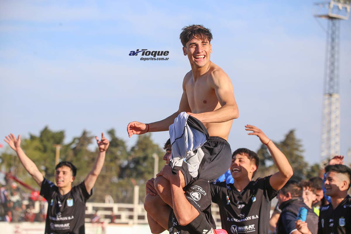 El delantero cautivense le dio el triunfo agónico a San Martín, 1-0 sobre Belgrano, en el clásico de Vicuña Mackenna enmarcado en la octava fecha del Torneo Clausura. Los dirigidos por Claudio Gigena siguen invictos y son líderes de la Zona Sur.
