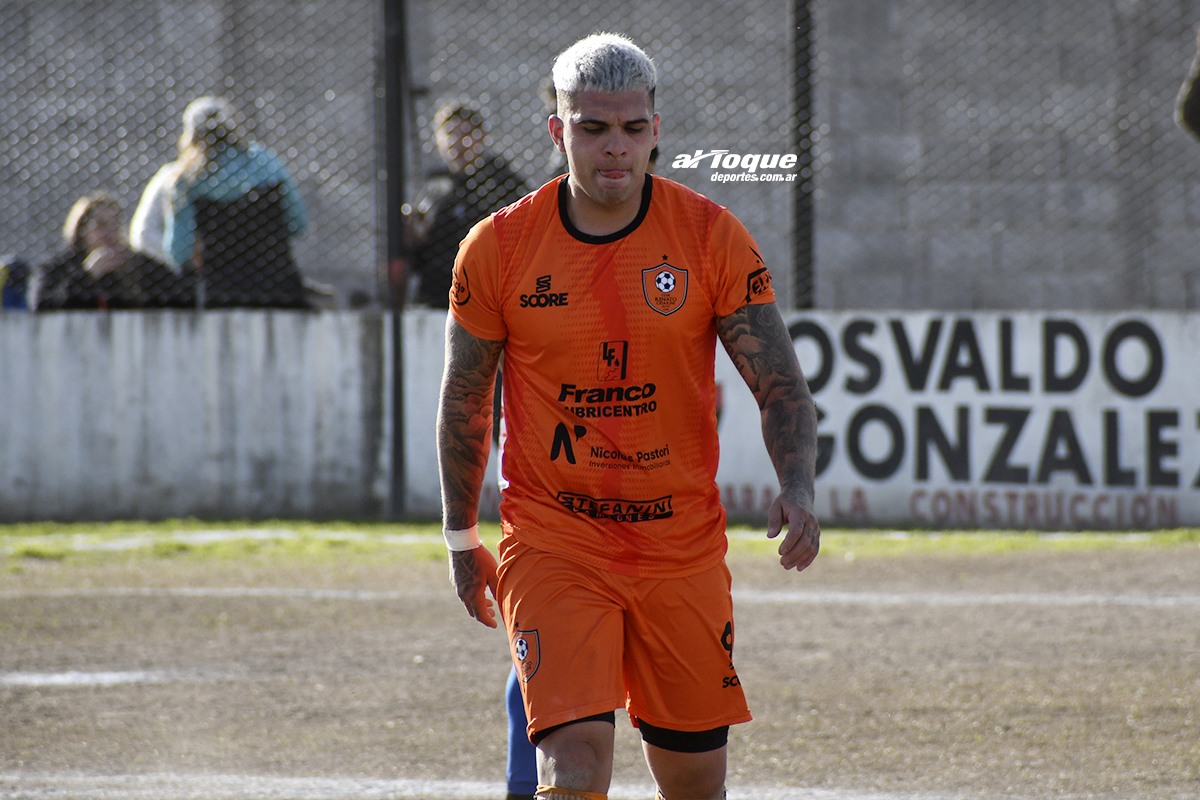 El delantero de Renato Cesarini animó la previa de uno de los partidos válidos a la novena fecha del Torneo Clausura. Este domingo el “naranja” recibe al elenco dehecino, puntero de la Zona Norte.