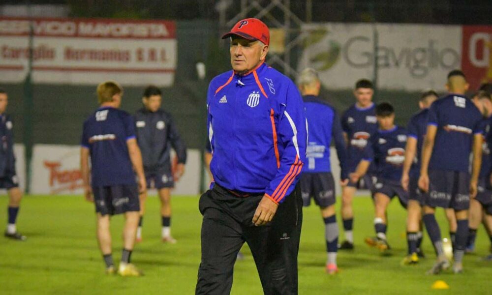 Del Río, DT de Talleres: “Lo vi a Renato el domingo pasado, es un barrio detrás de un club”.