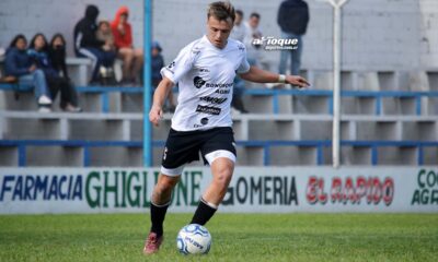 Valentín Laspina deja Riveros y será rival de Renato Cesarini en el Regional Amateur.
