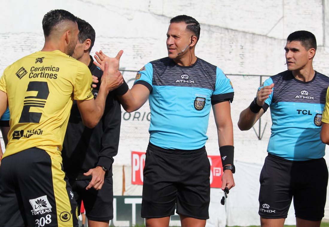 Bruno Amiconi, el árbitro para el juego de ida de Estudiantes en Caseros.