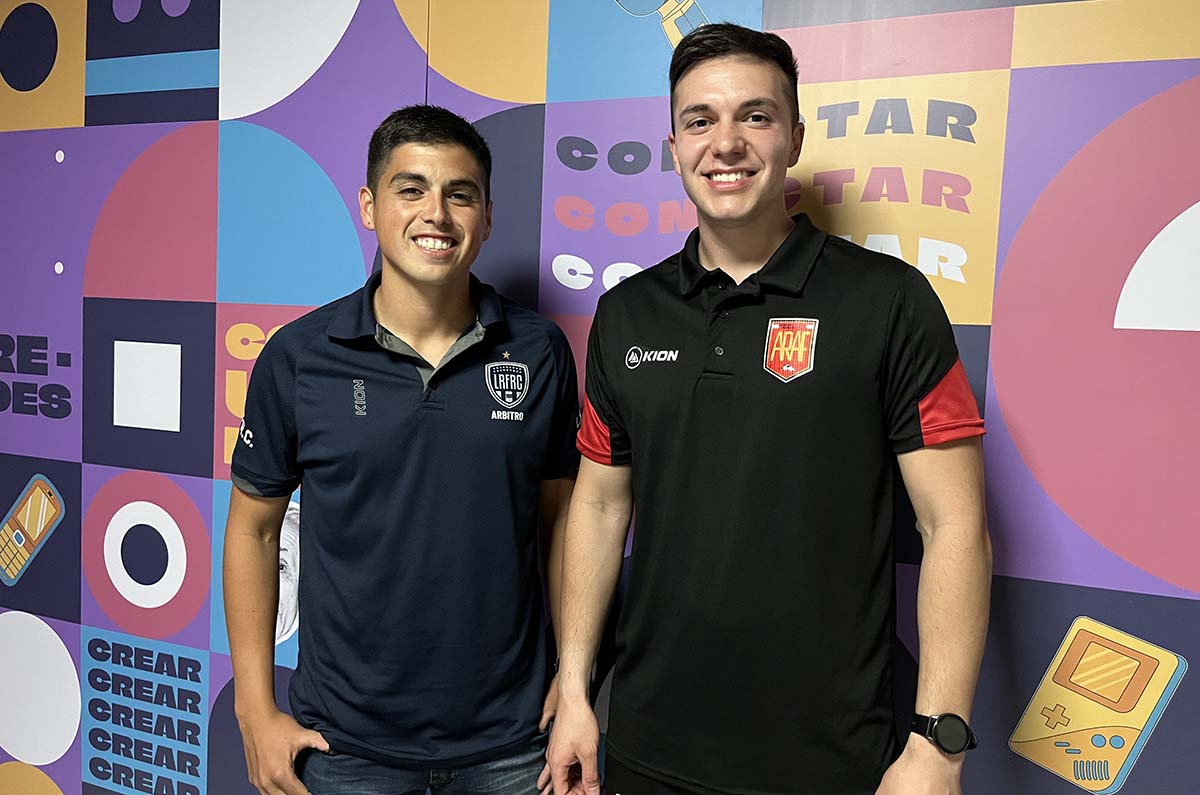 Juan Vaselli y Jonathan Costilla transformaron su pasión en vocación y hoy celebran su incorporación al plantel de árbitros de AFA. Un logro que refleja el nivel y la proyección del arbitraje local.