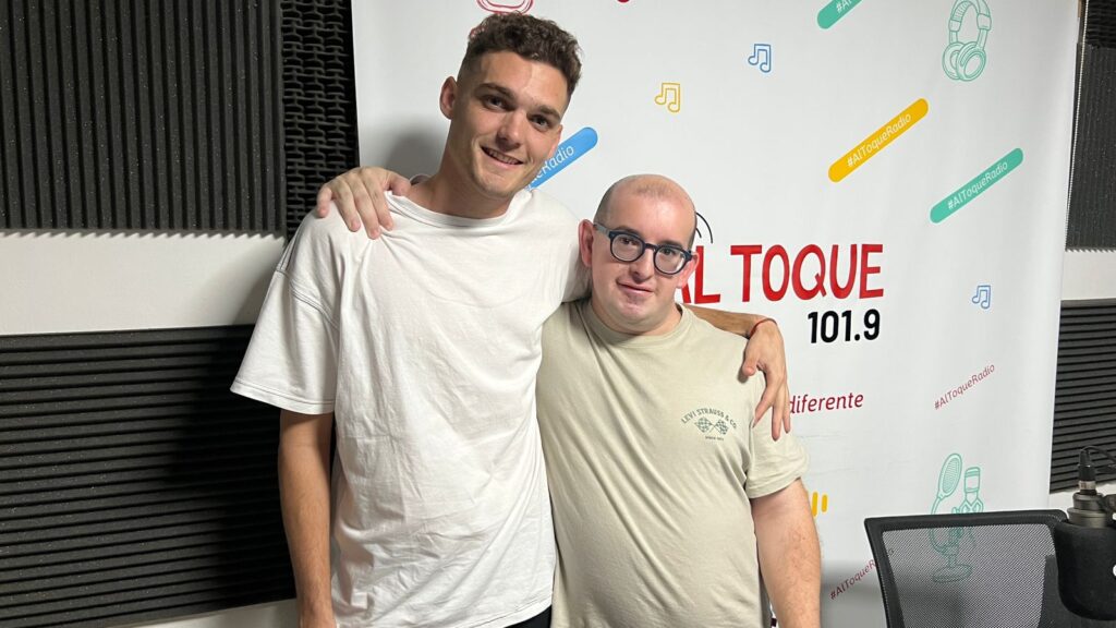 El actual delantero de Huracán de Laboulaye se sumó al ciclo que Tomás De Marco tiene en el programa radial “De Buena Mañana” por Al Toque Radio para hablar de sus inicios y actualidad.