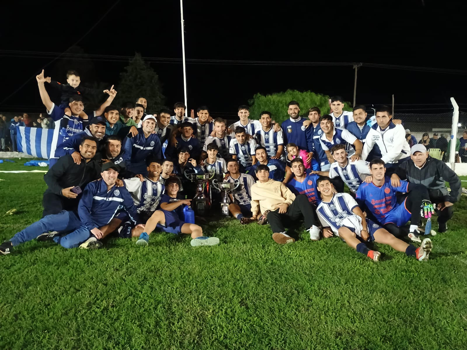 Atlético se quedó con la Copa Municipalidad de Sampacho.
