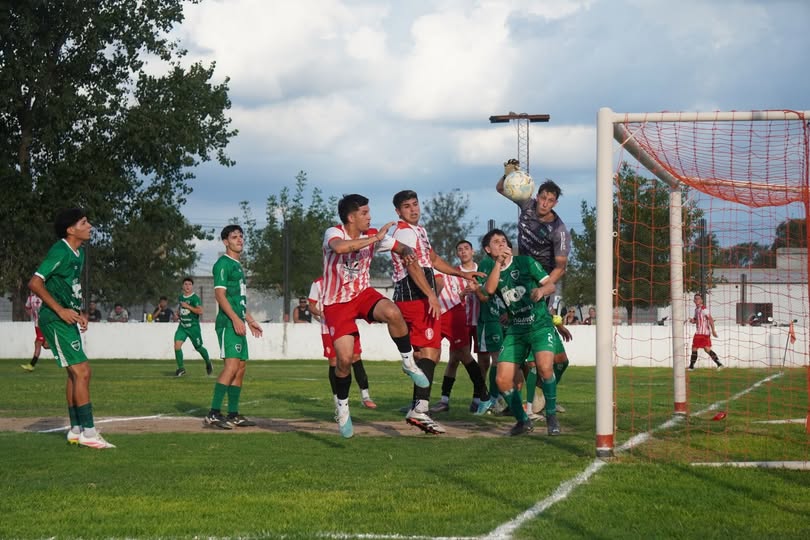 Banda Norte manda con puntaje perfecto en el torneo de verano de Renato Cesarini.
