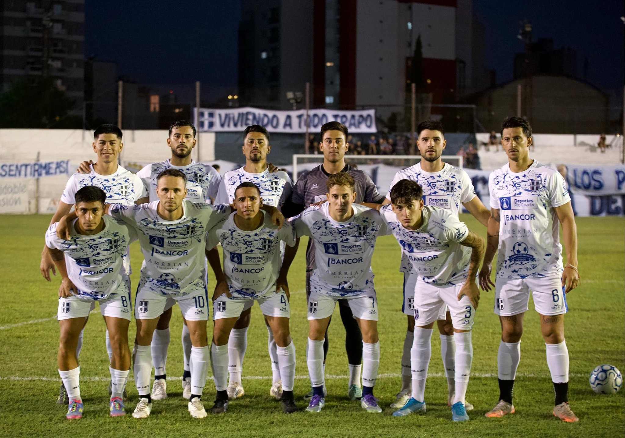 Atenas aprobó en sus dos primeros amistosos.