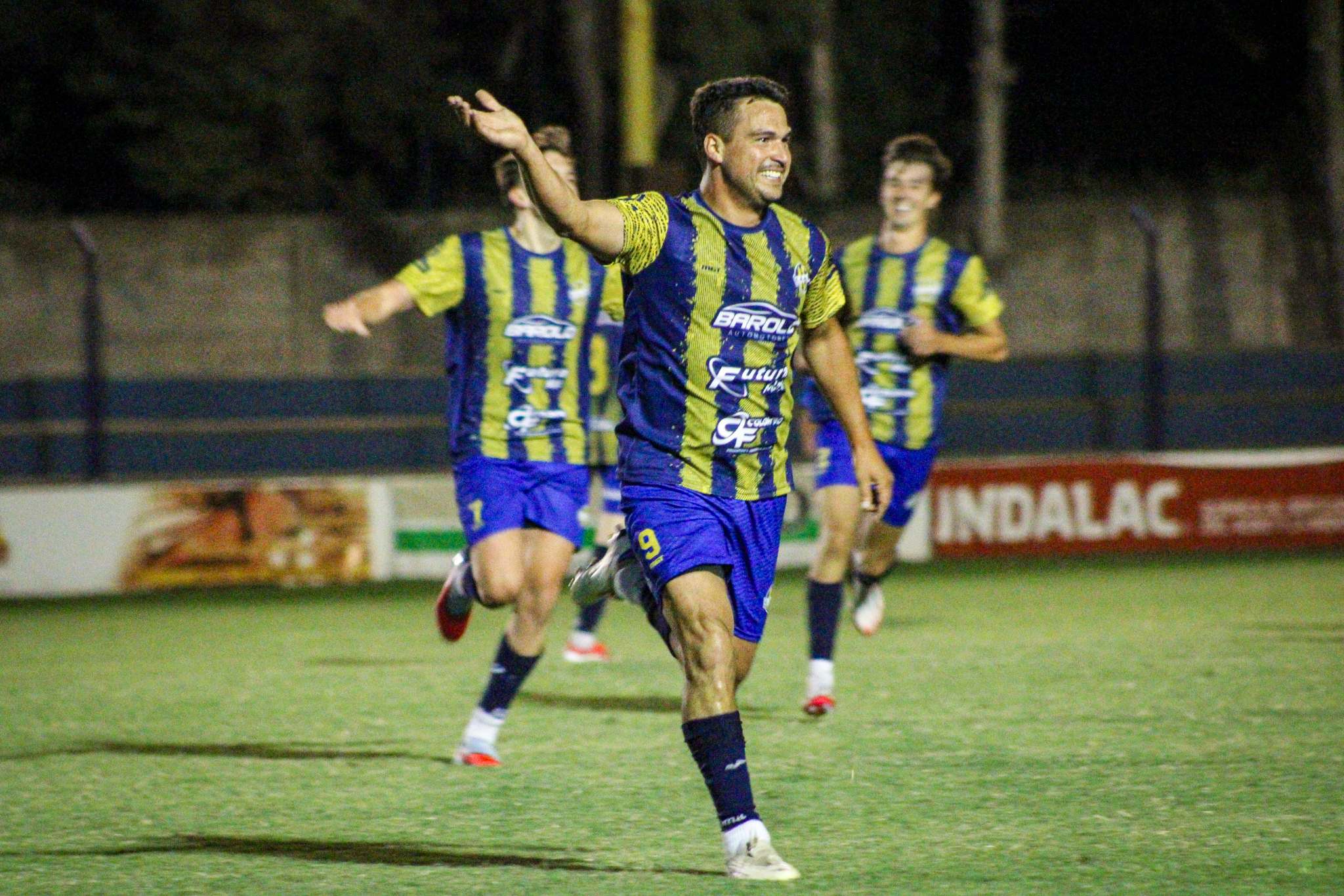 Colomina, el “9” que volvió para quedarse: “Extrañaba el día a día y hoy lo disfruto como nunca”.