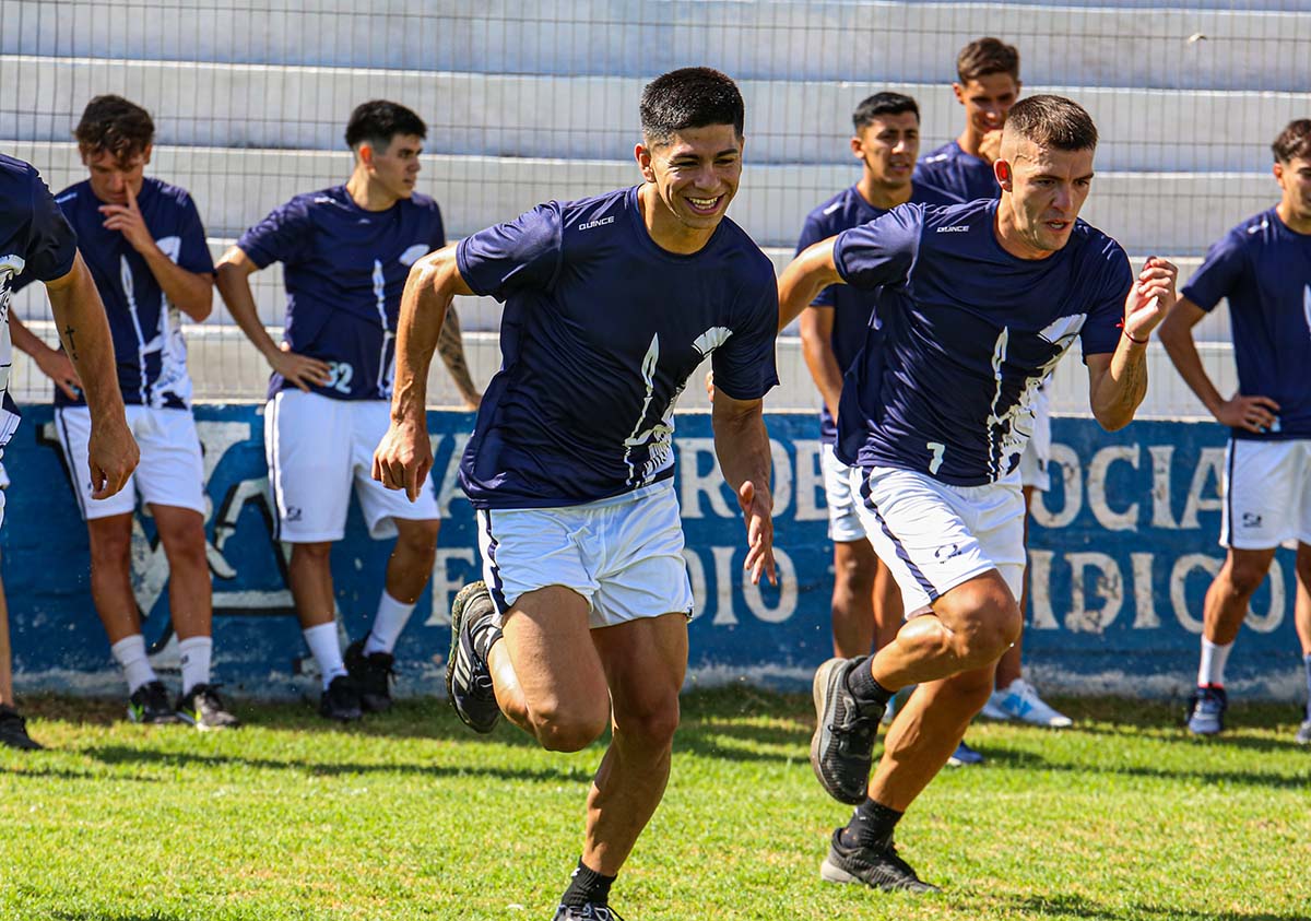Oballes regresó a Atenas en busca de confianza y un sueño grande.