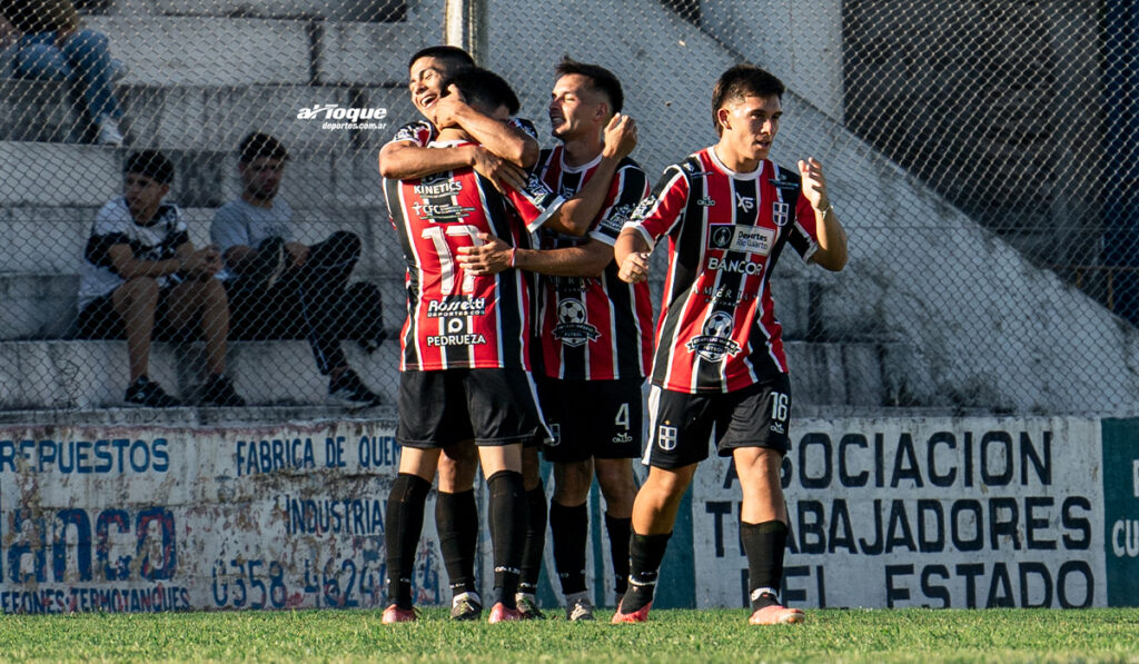 Atenas goleó en su debut en el Apertura.