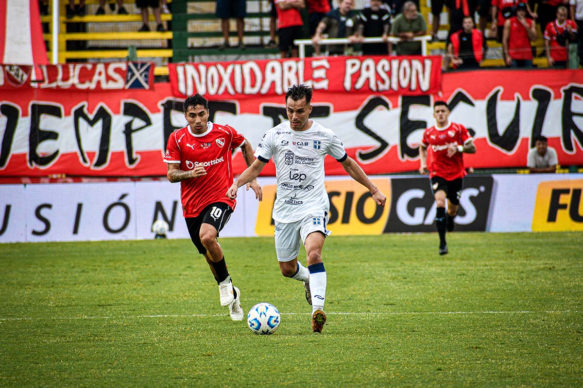 Atenas no pudo ante la jerarquía de Independiente.