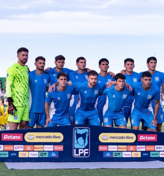 Estudiantes perdió 1-0 con Sarmiento en un duelo clave por la permanencia en Liga Profesional. El paraguayo Junior Marabel anotó de penal el único tanto del compromiso válido a la octava fecha del Torneo Apertura.