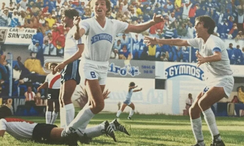 Hace 42 años, un 4 de marzo de 1984, Estudiantes recibía una visita de lujo.
