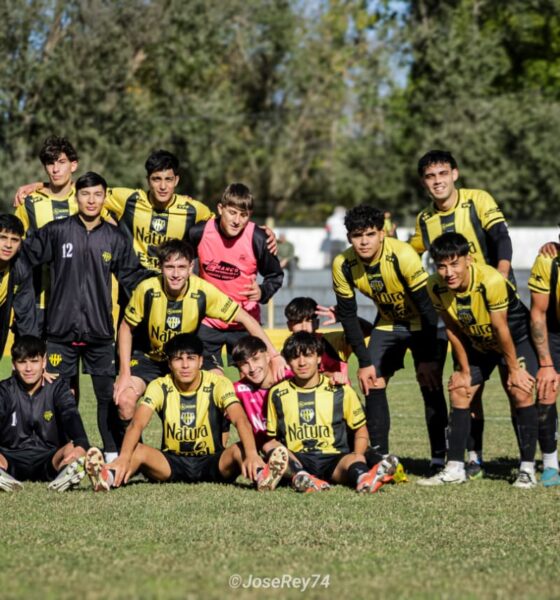 Acción Juvenil no afloja: goleó, sigue invicto y mira a todos desde arriba.