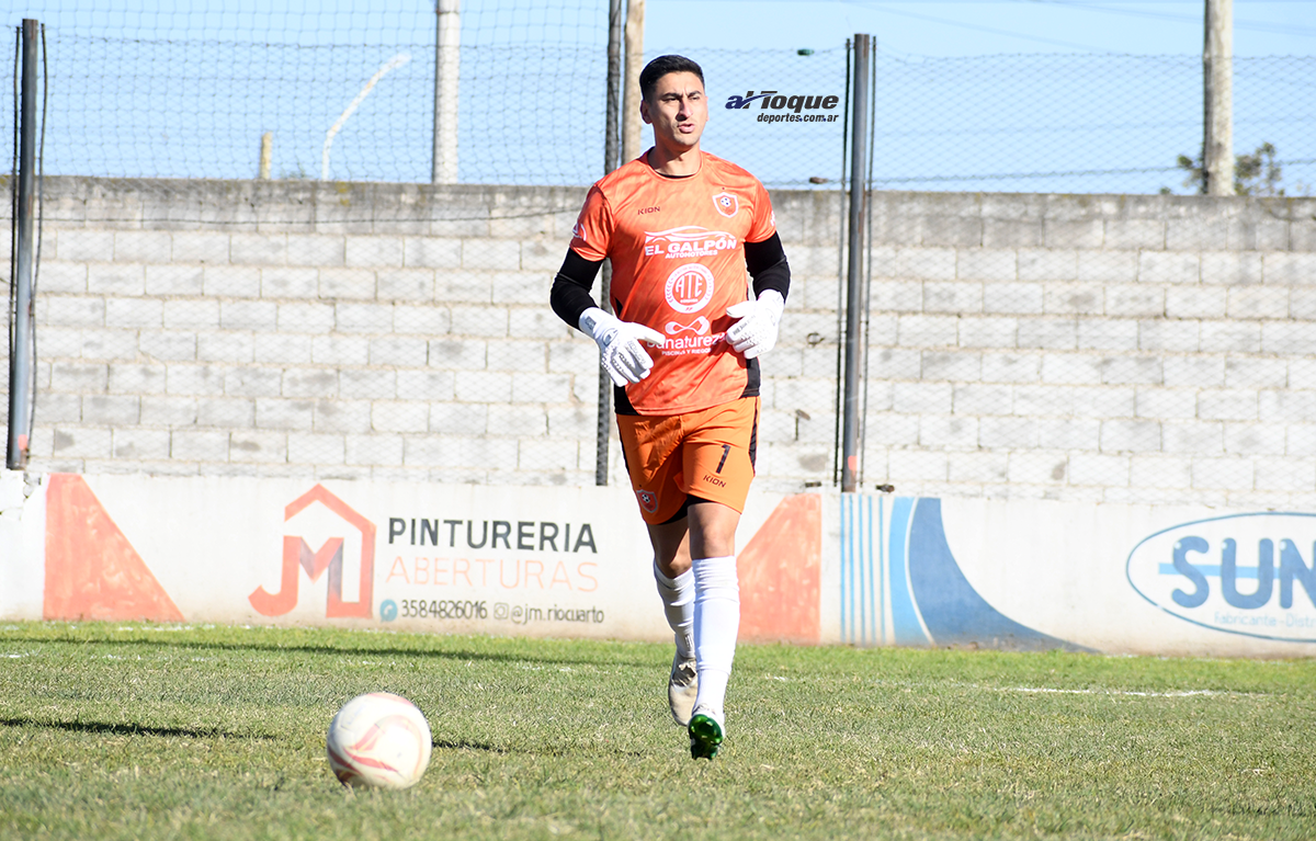 El arquero de Renato Cesarini destacó la goleada 3-0 ante Atlético San Basilio, valoró la reacción del equipo tras la dura caída en Adelia María.
