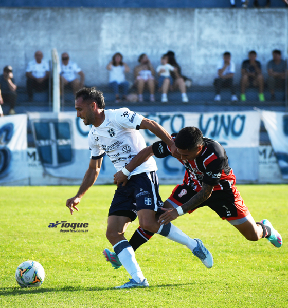 Atenas y Huracán Las Heras no pasaron del cero en el juego válido a la cuarta fecha de la Zona C del Torneo Federal A.