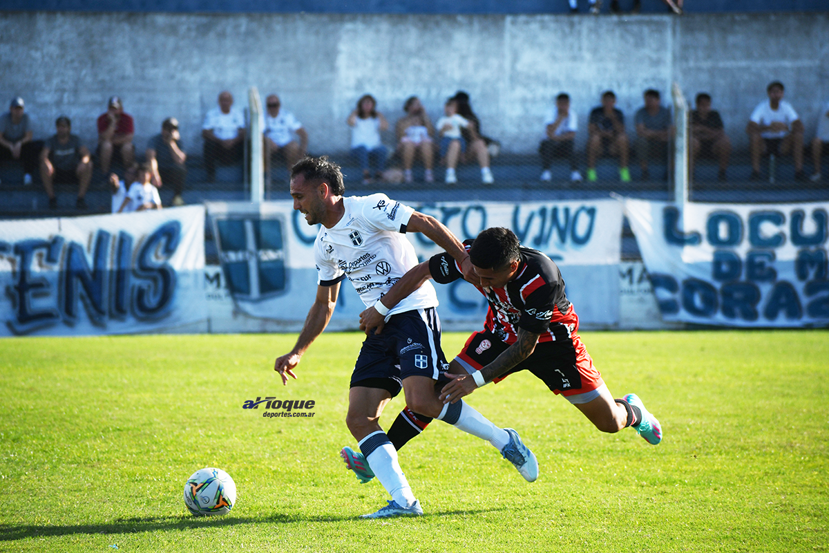 Atenas y Huracán Las Heras no pasaron del cero en el juego válido a la cuarta fecha de la Zona C del Torneo Federal A.