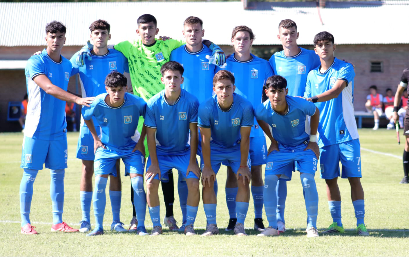 El elenco santiagueño derrotó 3-1 a Estudiantes en el marco de la octava fecha del Torneo Proyección. Facundo Raldo, Lautaro Amarelle y Salvador Rodriguez anotaron el la visita, Matías Núñez descontó en el local.