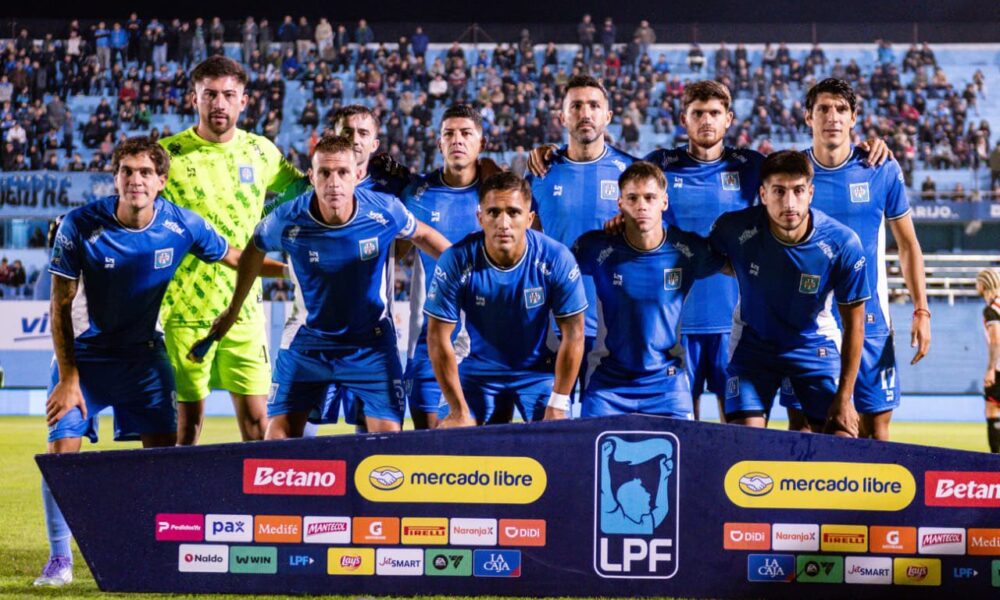 Estudiantes volvió a caer y se hunde en el fondo.