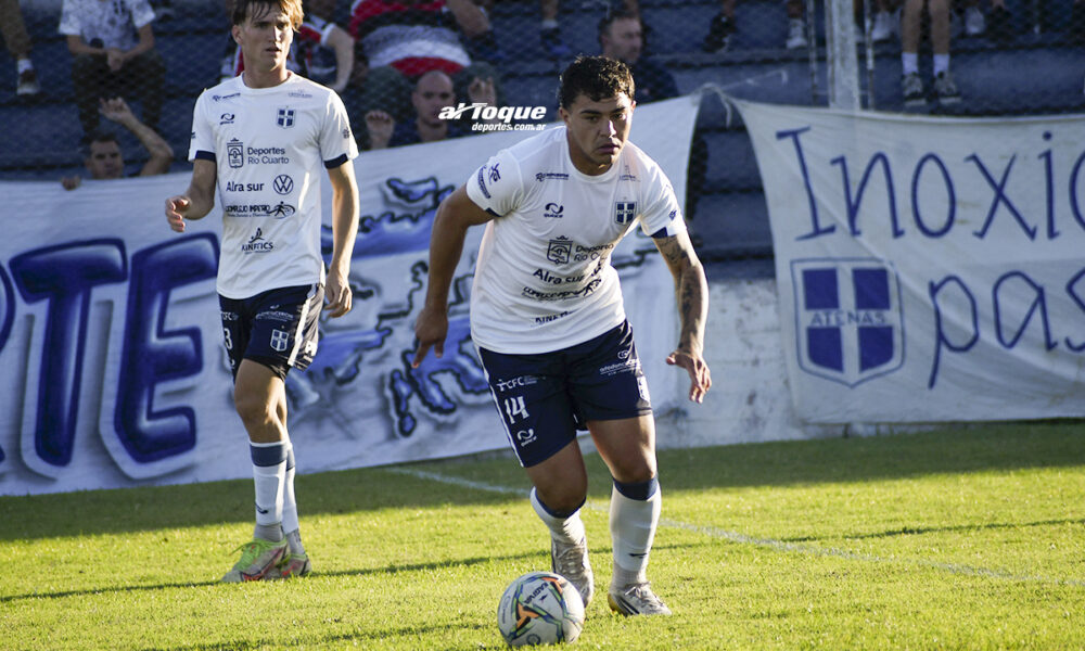 El lateral izquierdo dejó atrás una dura lesión de rodilla y sumó minutos en el empate ante Huracán Las Heras. Su regreso, tras más de medio año, es una de las mejores noticias para el “albo”.