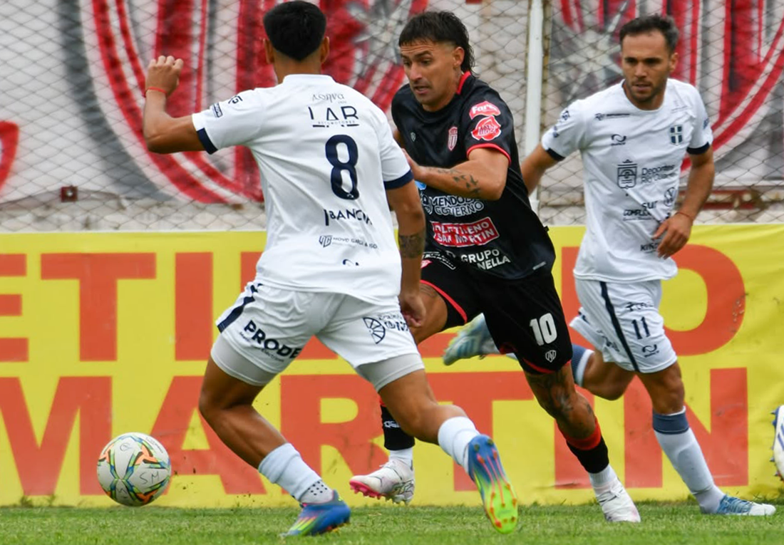 Atenas no pudo sostener su buen arranque en el Torneo Federal A y cayó por la mínima frente a San Martín de Mendoza.