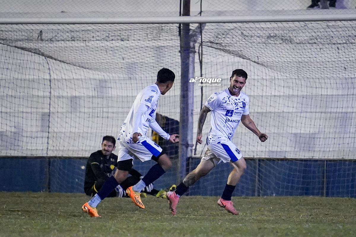 Goleada de Atenas en el cierre de la fecha 13.