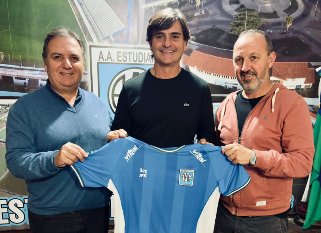 Estudiantes renueva su conducción: Luis Amor será presidente y Forestello asumió como DT.