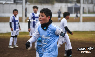 Cinco talentos destacados en la tarde de Atenas A vs. Deportivo Municipal de Adelia María recibieron reconocimiento en una nueva jornada formativa.