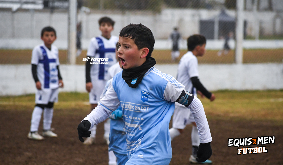 Cinco talentos destacados en la tarde de Atenas A vs. Deportivo Municipal de Adelia María recibieron reconocimiento en una nueva jornada formativa.
