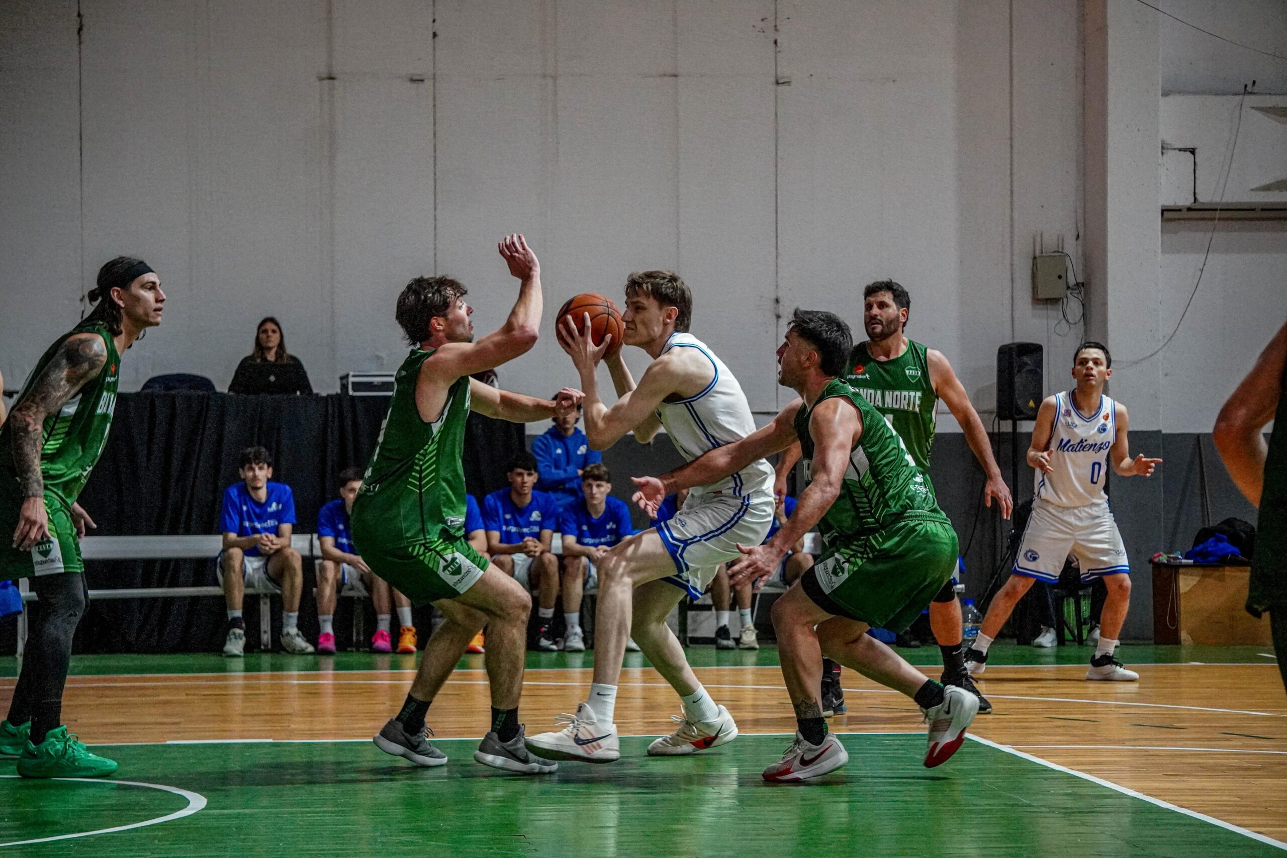 Matienzo pegó primero en la serie de playoffs ante Banda Norte.