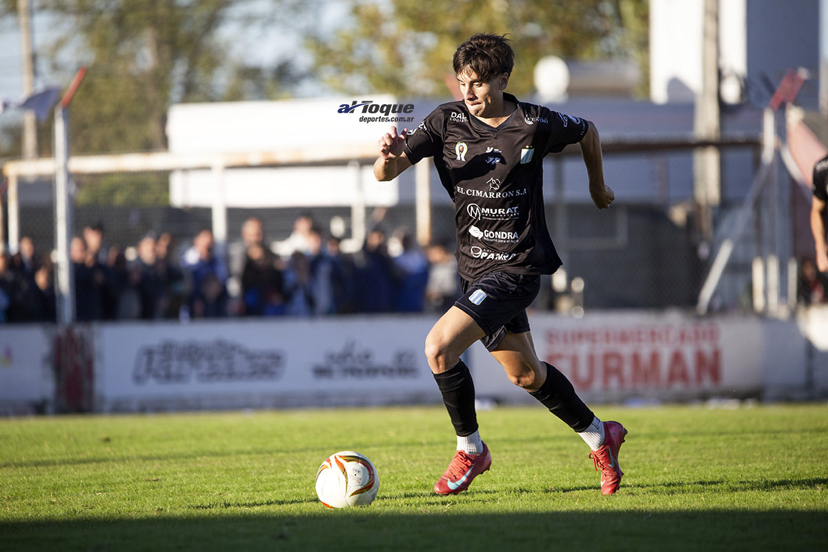 El delantero de San Martín de Vicuña Mackenna atraviesa una temporada sobresaliente. Pérez convirtió 15 goles en el certamen y se consolidó como la principal referencia ofensiva del conjunto mackennense.