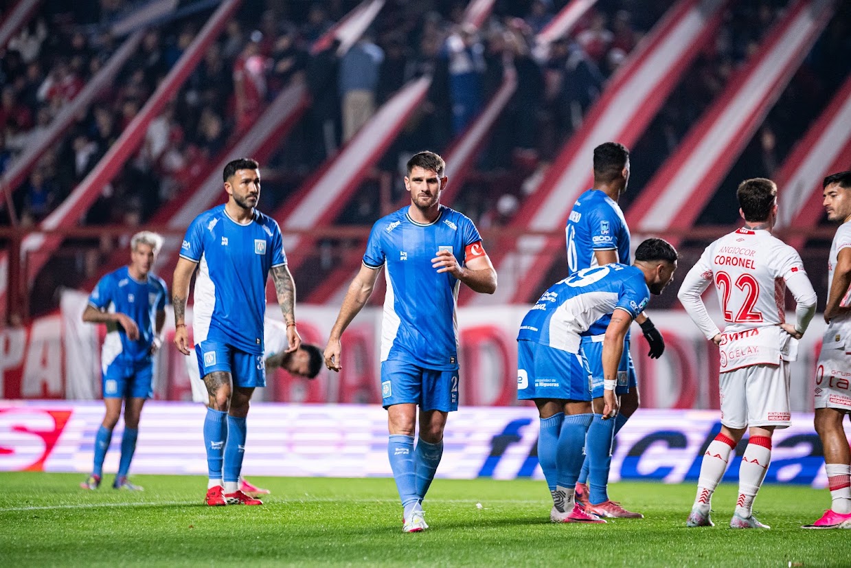 Estudiantes pierde a tres piezas importantes para recibir a Banfield.