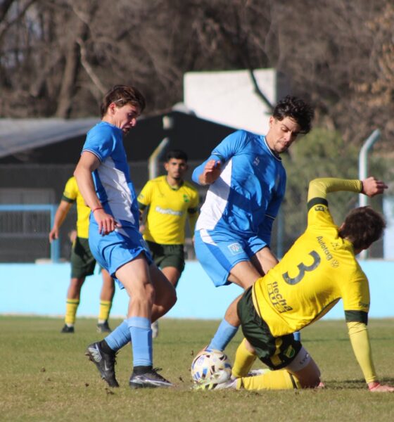 Estudiantes sumó un punto en Rosario y sigue invicto en el Torneo Proyección.