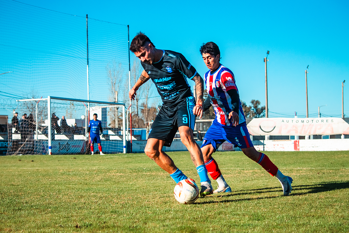 Galván: “Mi idea era dejar de jugar, pero Municipal me devolvió las ganas”.