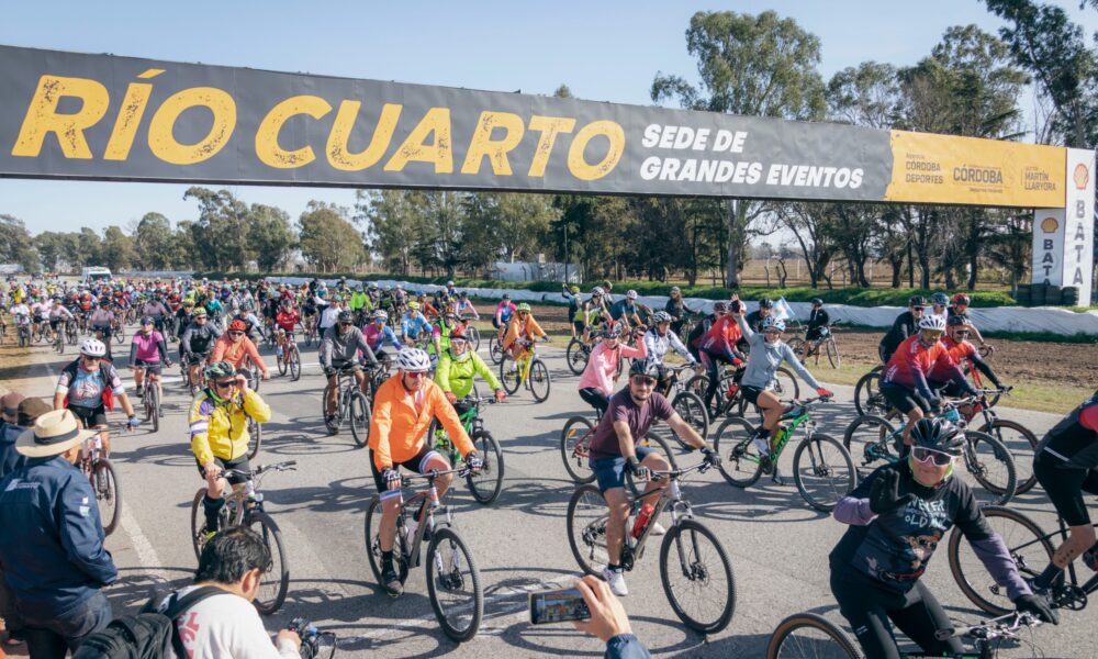 Más de 300 personas participaron de la bicicleteada que inauguró el programa Ciclismo Seguro en el Autódromo