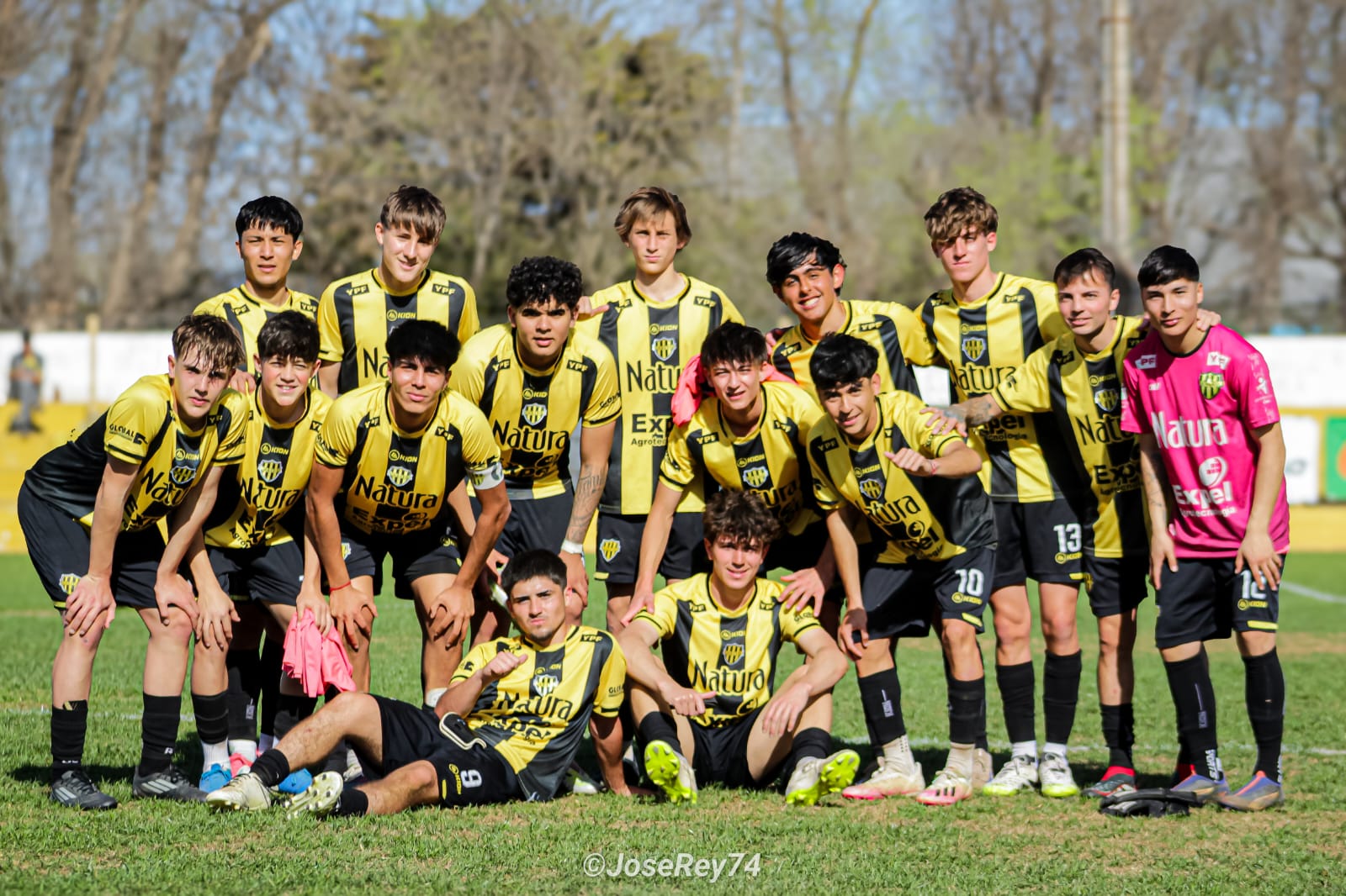 Tercera A: Acción Juvenil volvió a ganar y Municipal se puso a un punto.