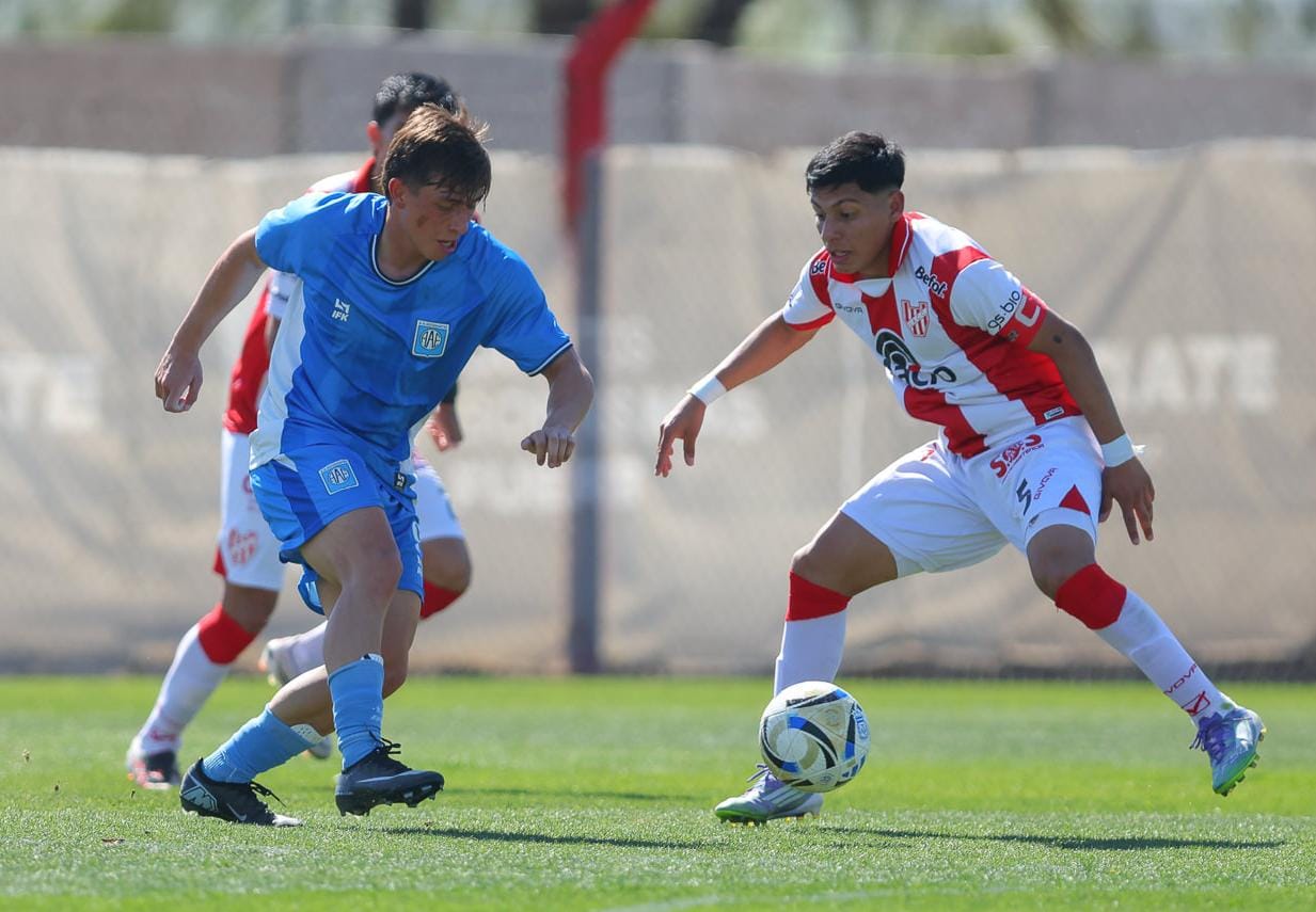 El "león" derrotó 2-0 a Instituto en Córdoba por la fecha 10 del Torneo Proyección y quedó momentáneamente líder de la Zona B del Torneo Clausura.