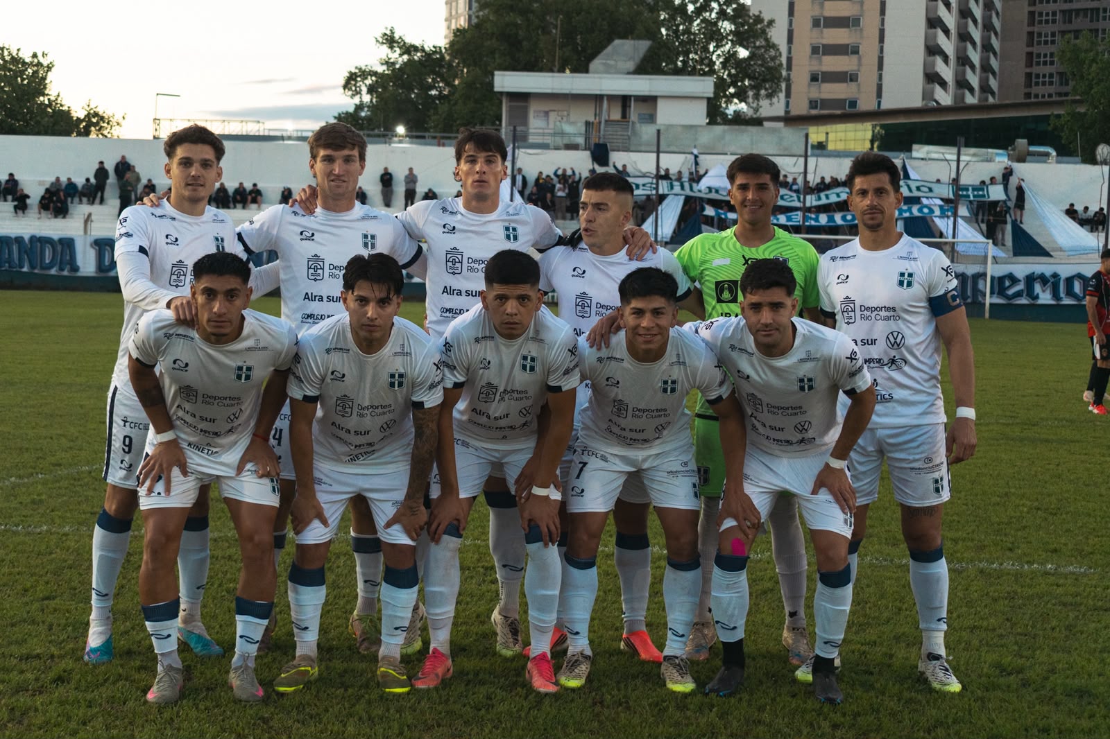 El equipo que conduce Pablo Durán derrotó 3-1 a FADEP de Mendoza, finalizó 3-3 en el global y clasificó por ventaja deportiva a la próxima instancia de la Reválida del Federal A. Oballes, Mainero y Martín Vera anotaron en el local, Ignacio Pérez había empatado para los visitantes.
